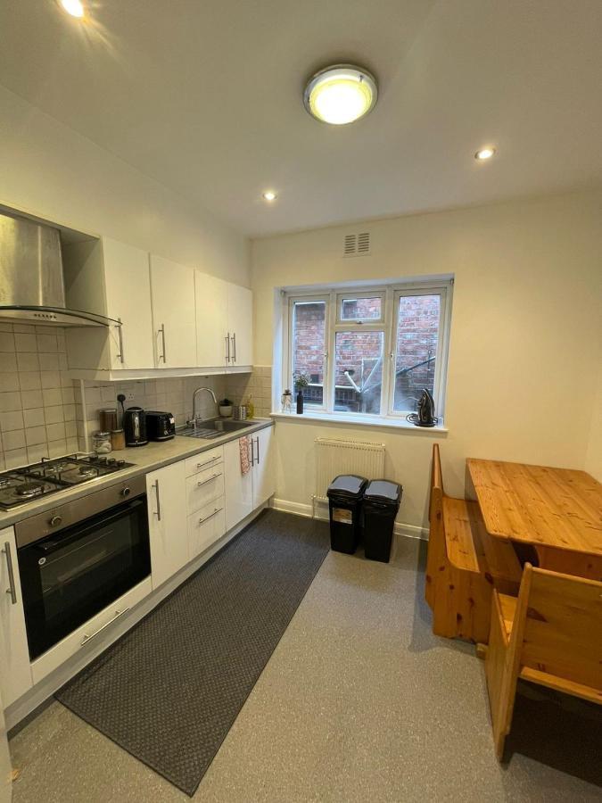 Willesden Green Rooms London Exterior photo